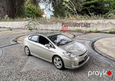 Toyota Prius modeli — Bakı