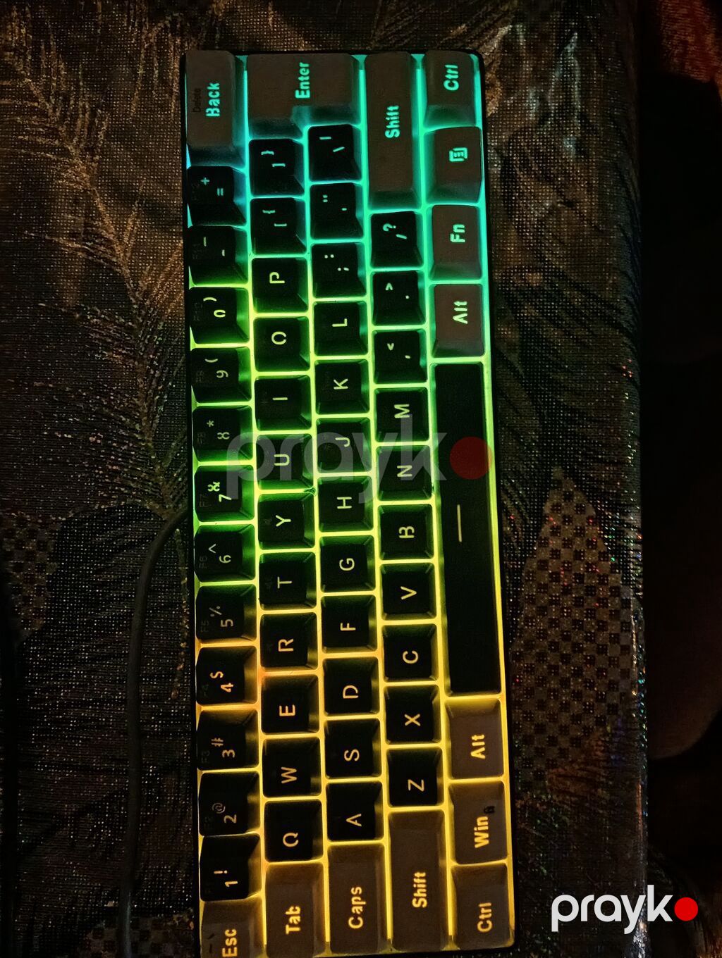 RGB işıqlı kompakt klaviatura (60% layout) - Ölçü: 60% kompakt dizayn — Klaviaturalar və siçanlar, Masazır (2)