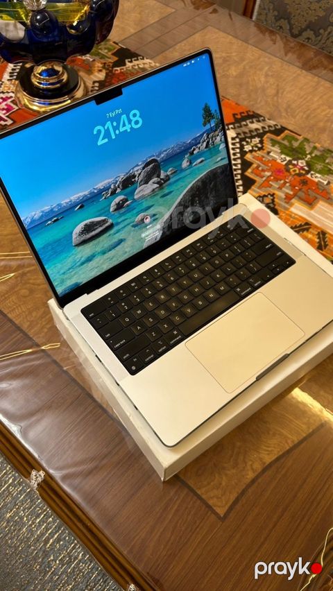 Apple MacBook Pro M3 18GB/512GB — Bakı