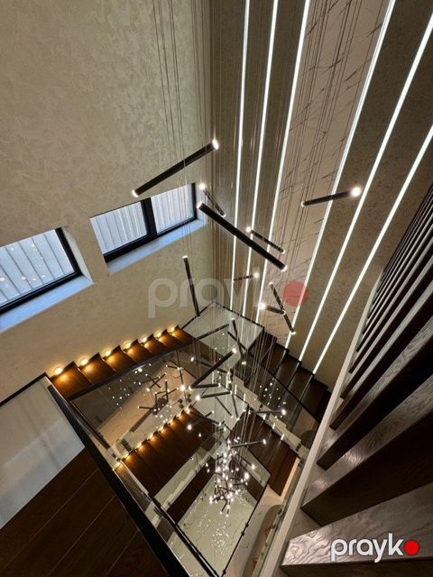 Satılır 8 otaqlı həyət evi/bağ evi 700 m² — Bakı