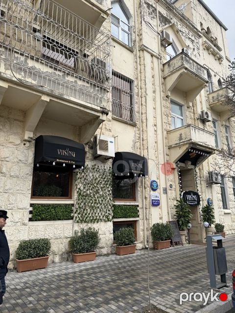 Satılır obyekt 170 m² — Bakı