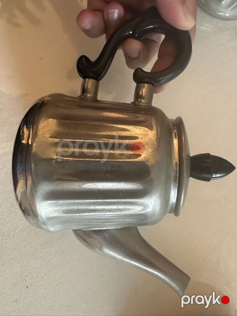 Cütü 60 manat. İstifadə edilməyib. Məhsul: Metal çaydan/ibrik (retro — Bakı