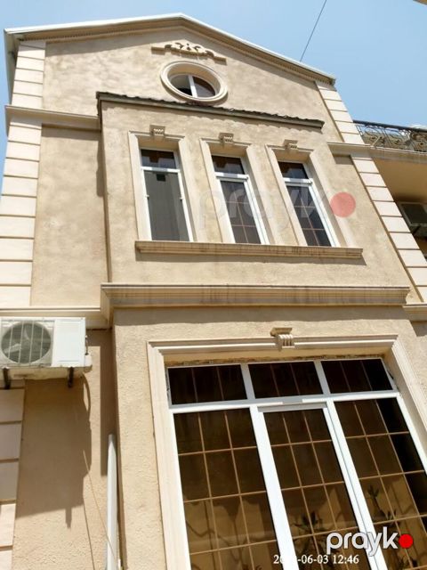 Satılır 6 otaqlı həyət evi/bağ evi 340 m² — Bakı
