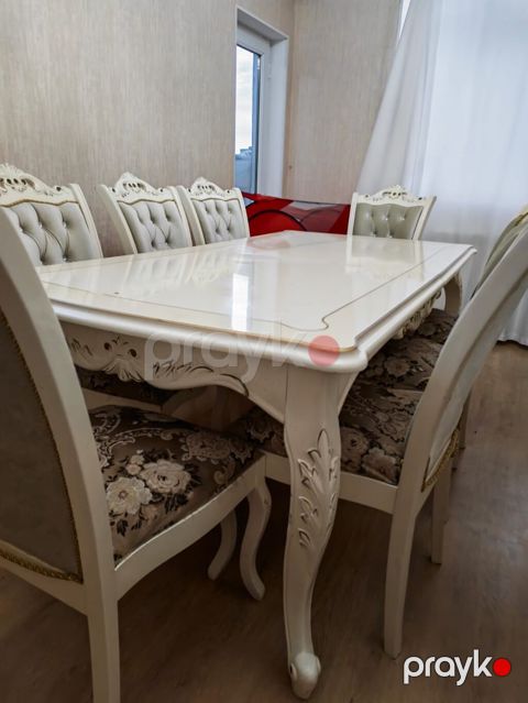 Masa desti satilir 8 eded stulla// Qiymet 450 azn stulun birinde — Qobu