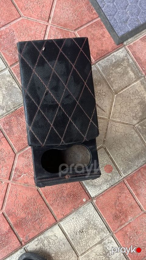 Avtomobil üçün orta konsol/dirsəklik qutusu - Material: qara süni — Digah