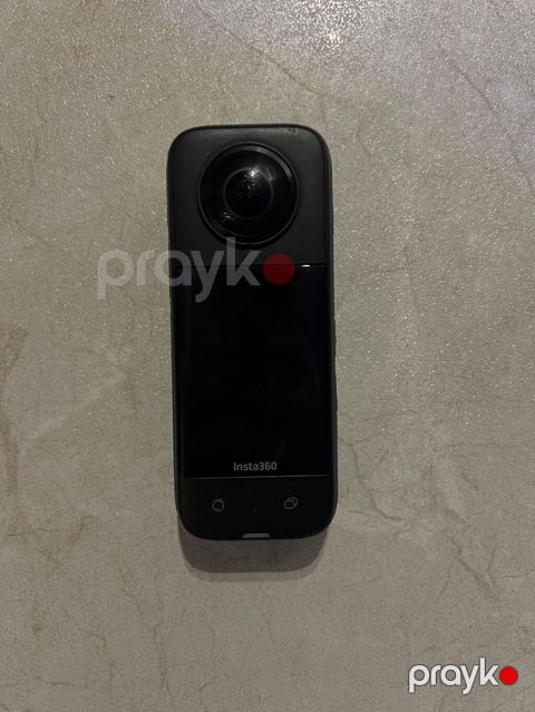 Insta360 ONE X3 360° kamera Xüsusiyyətlər: - 360° iki linza ilə tam — Bakı