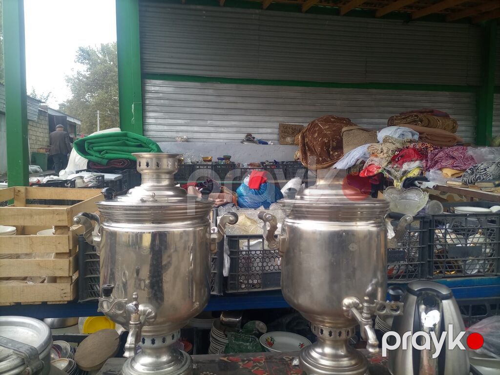 Kömürlə işləyən klassik samovar. Şəkillərdə metal korpuslu, iri — Samovarlar, Bakı (9)
