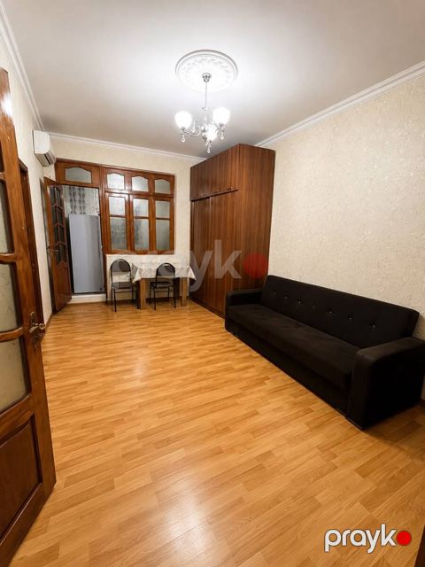 Satılır 2 otaqlı köhnə tikili 45 m²