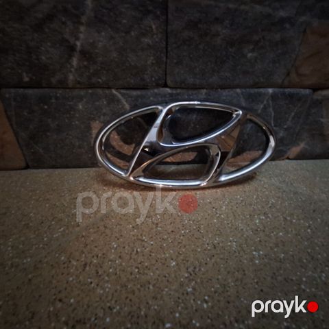 Hyundai arxa loqosu emblemi orijinal xrom örtüklü — Bakı