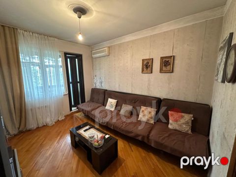Satılır 2 otaqlı köhnə tikili 50 m² — Bakı