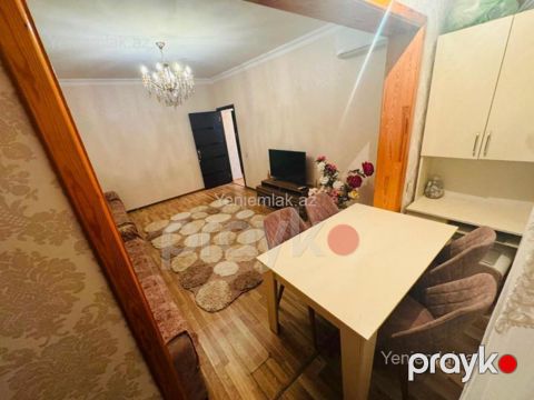 Satılır 4 otaqlı Bina evi menzil (Köhnə tikili), 90 m², 13-cü mikrorayon — Sumqayıt