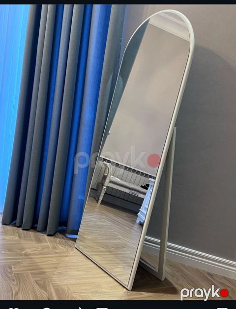 Nerj Vitrin soyuducu 800 Azn. Uzunluq 1.30, hundurluk 1.20,derinlik — Bakı