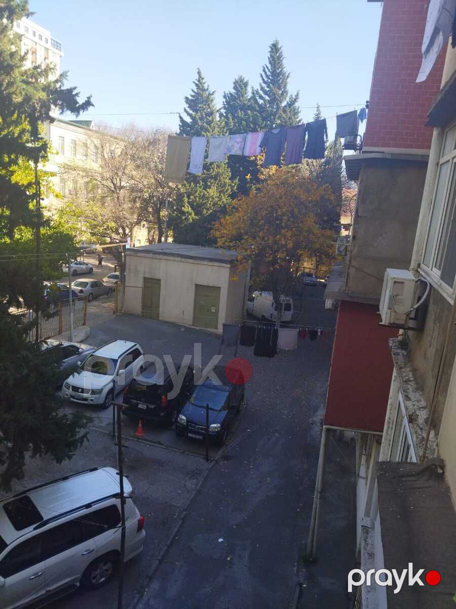 Satılır 2 otaqlı köhnə tikili 50 m² — Mənzil, Bakı (9)