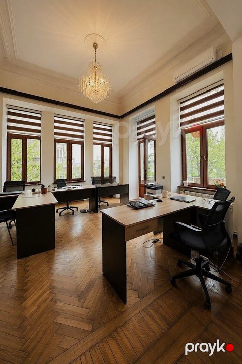 İcarəyə verilir 5 otaqlı ofis 150 m²