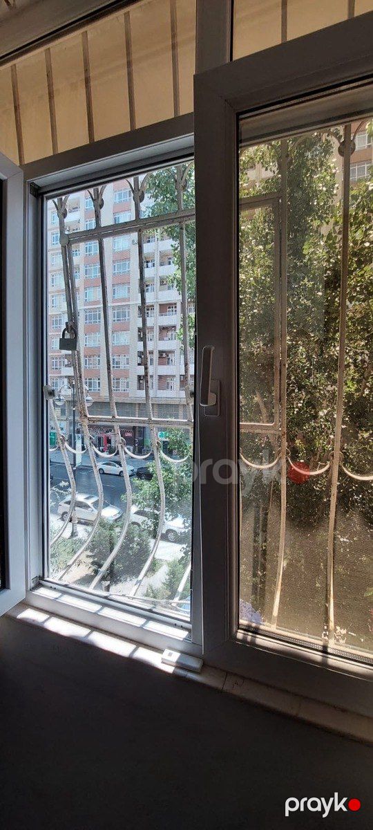 Satılır 4 otaqlı köhnə tikili 100 m² — Mənzil, Bakı (11)