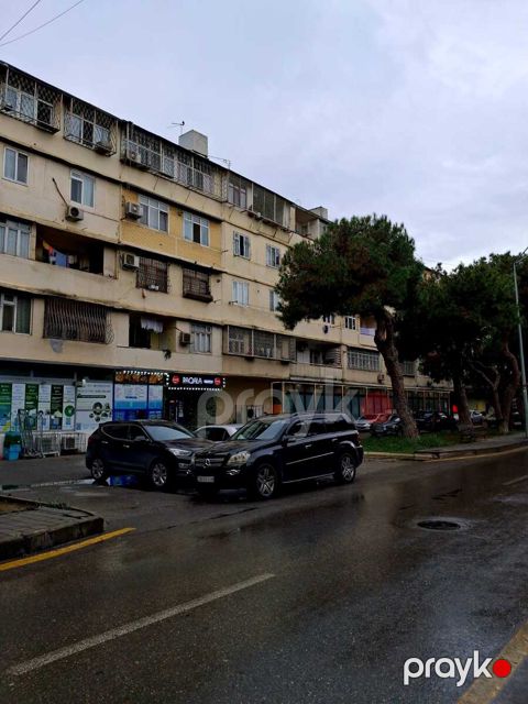 Satılır 1 otaqlı köhnə tikili 45.1 m² — Bakı