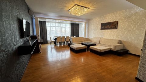 İcarəyə verilir 4 otaqlı yeni tikili 180 m² — Bakı
