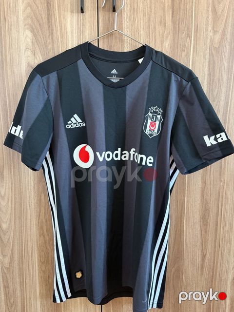 Beşiktaş formaları — Bakı