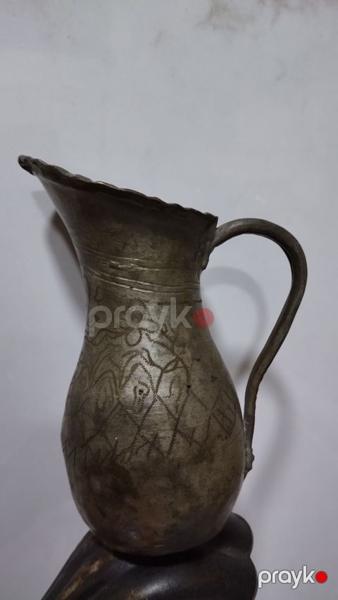 Bir vaza, Metal — Bakı