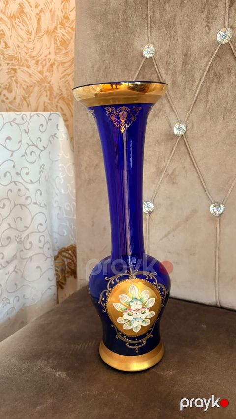 Bir vaza, Bogem şüşəsi — Bakı