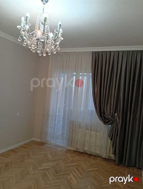 Satılır 2 otaqlı köhnə tikili 75 m² — Bakı