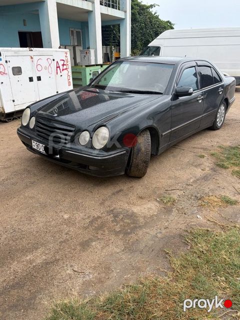 Mercedes E 220, 2.2 L, 2000 il, 520 000 km — Bakı