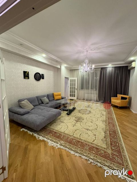 İcarəyə verilir 3 otaqlı yeni tikili 135 m²