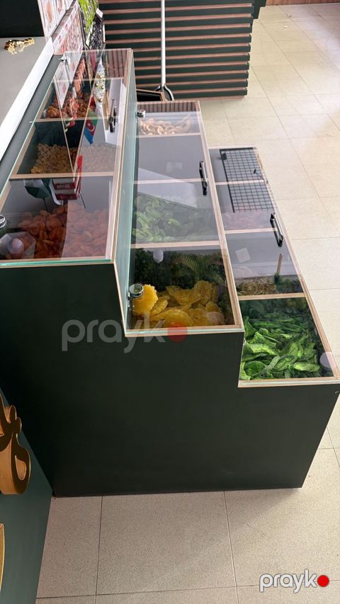 *Seva XİRDALAN*.2 ədəd Çərəz vitrini satilir. İkisi 700AZN. Unvan — Bakı