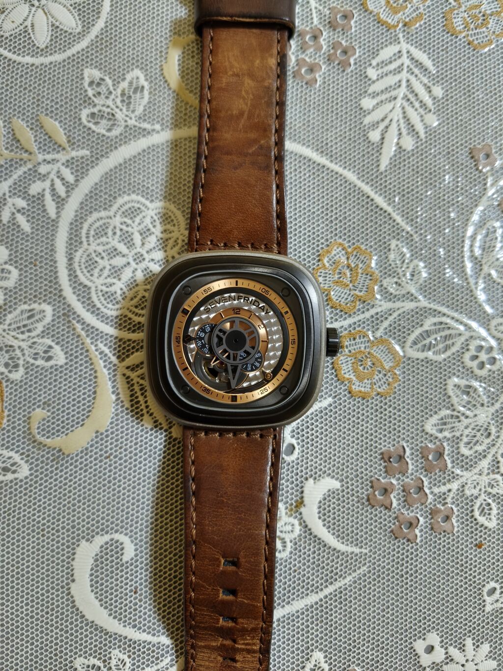 İşlənmiş, Qol saatı, Sevenfriday, rəng - Qara — Qol saatları, Sumqayıt (3)