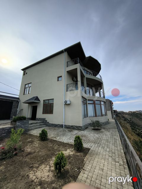 Satılır 7 otaqlı həyət evi/bağ evi 550 m² — Bakı