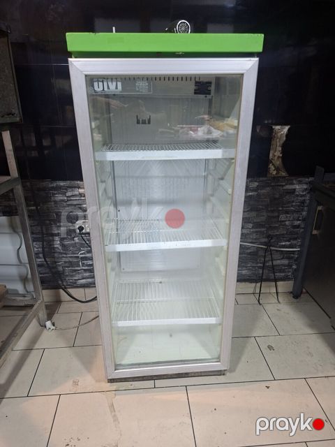 Soyuducu vitrin Uğur — Bakı