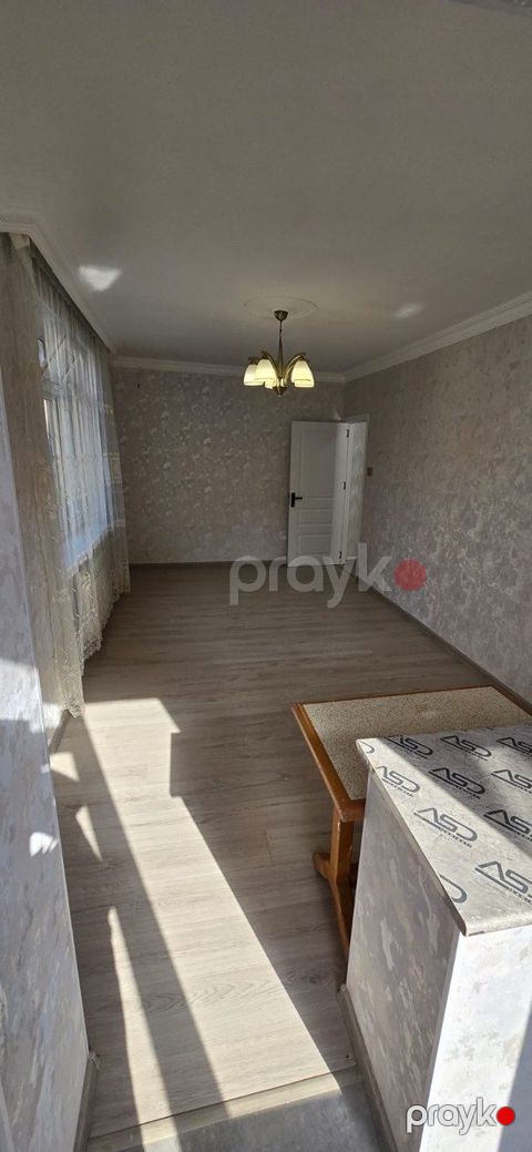 Satılır 2 otaqlı köhnə tikili 45 m² — Bakı