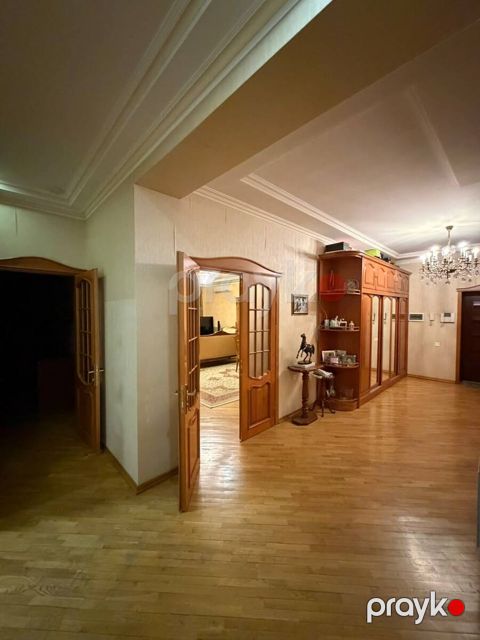 Satılır 4 otaqlı yeni tikili 150 m² — Bakı