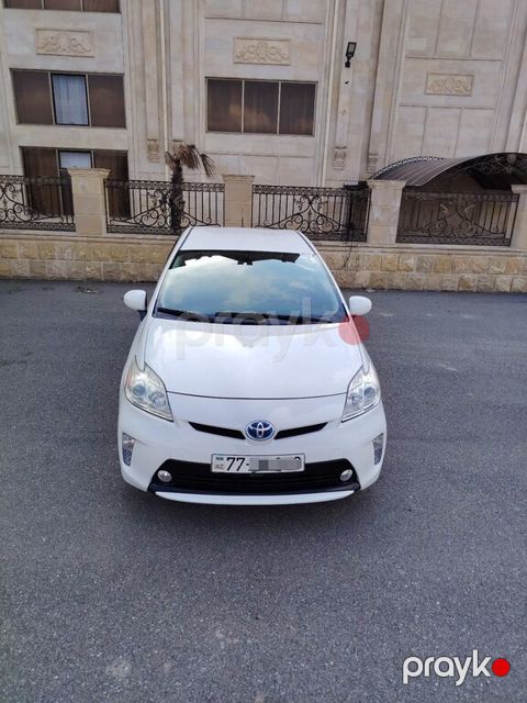 Toyota Prius, 1.8 L, 1.3 kWh, 2013 il, 331 525 km — Ucar