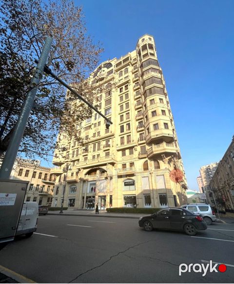 Satılır 3 otaqlı yeni tikili 185 m² — Bakı