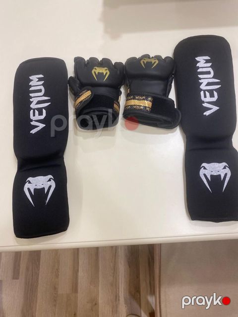Venum döyüş dəsti – MMA əlcəkləri və baldır/qamış qoruyucuları. Dəstə — Bakı