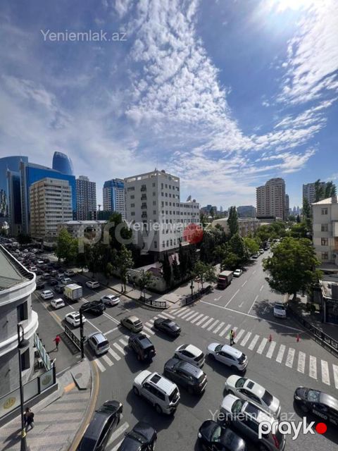 Satılır 4 otaqlı Bina evi menzil (Yeni tikili), 192 m², Nəsimi rayonu — Bakı