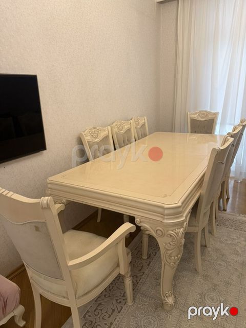 Klassik üslubda yemək otağı dəsti - Dəst: 1 böyük masa + 8 stul — Bakı
