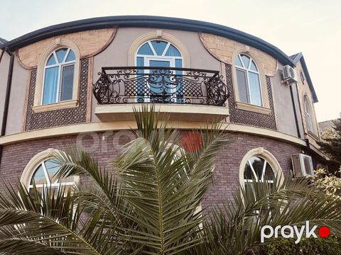 Satılır 8 otaqlı həyət evi/bağ evi 500 m² — Bakı