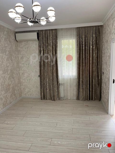 Satılır 2 otaqlı köhnə tikili 55 m²