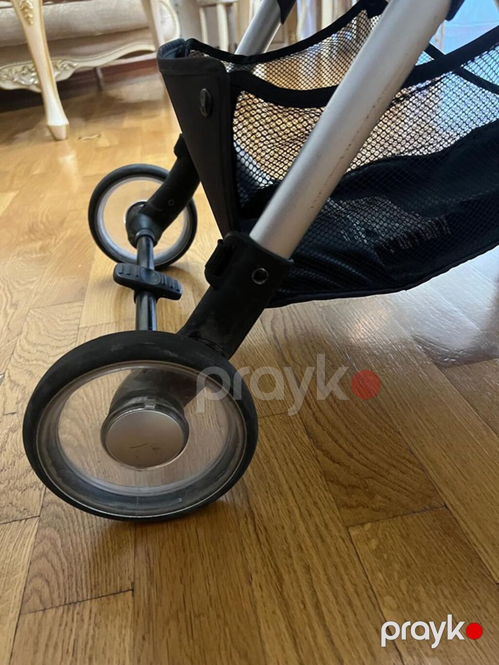 Uşaq arabası – yüngül və kompakt - Rəng: Boz - Təkərlər: 4 ədəd, ön — Arabalalar, Bakı (4)