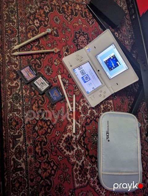 Nintendo DSİ proşivkalı Yaponiyadan gətirmişəm, ideal vəziyyətdədir — Bakı