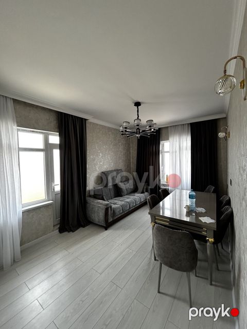 Satılır 2 otaqlı köhnə tikili 65 m² — Bakı