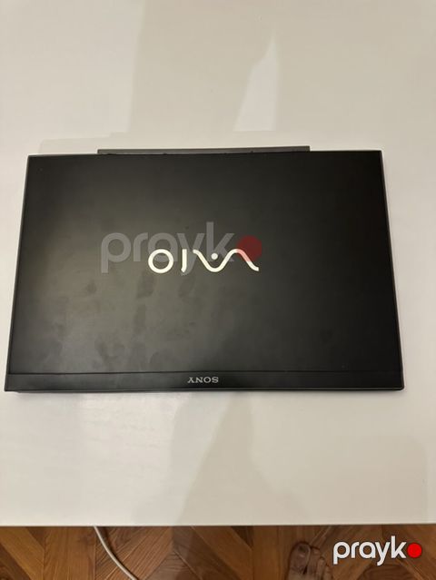 Sony Vaıo noutbuk İ5 8 ram 500 gb hdd(sağlamlığı 100% Windows 10 pro