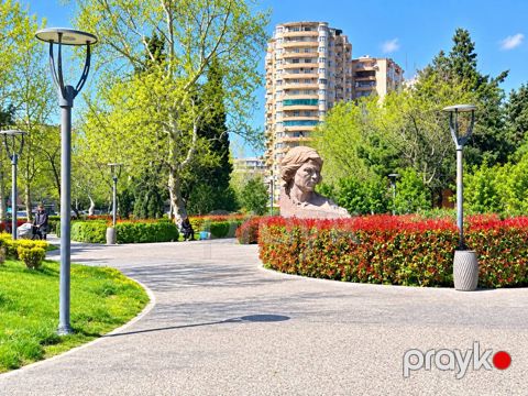 Satılır 3 otaqlı köhnə tikili 85 m² — Bakı