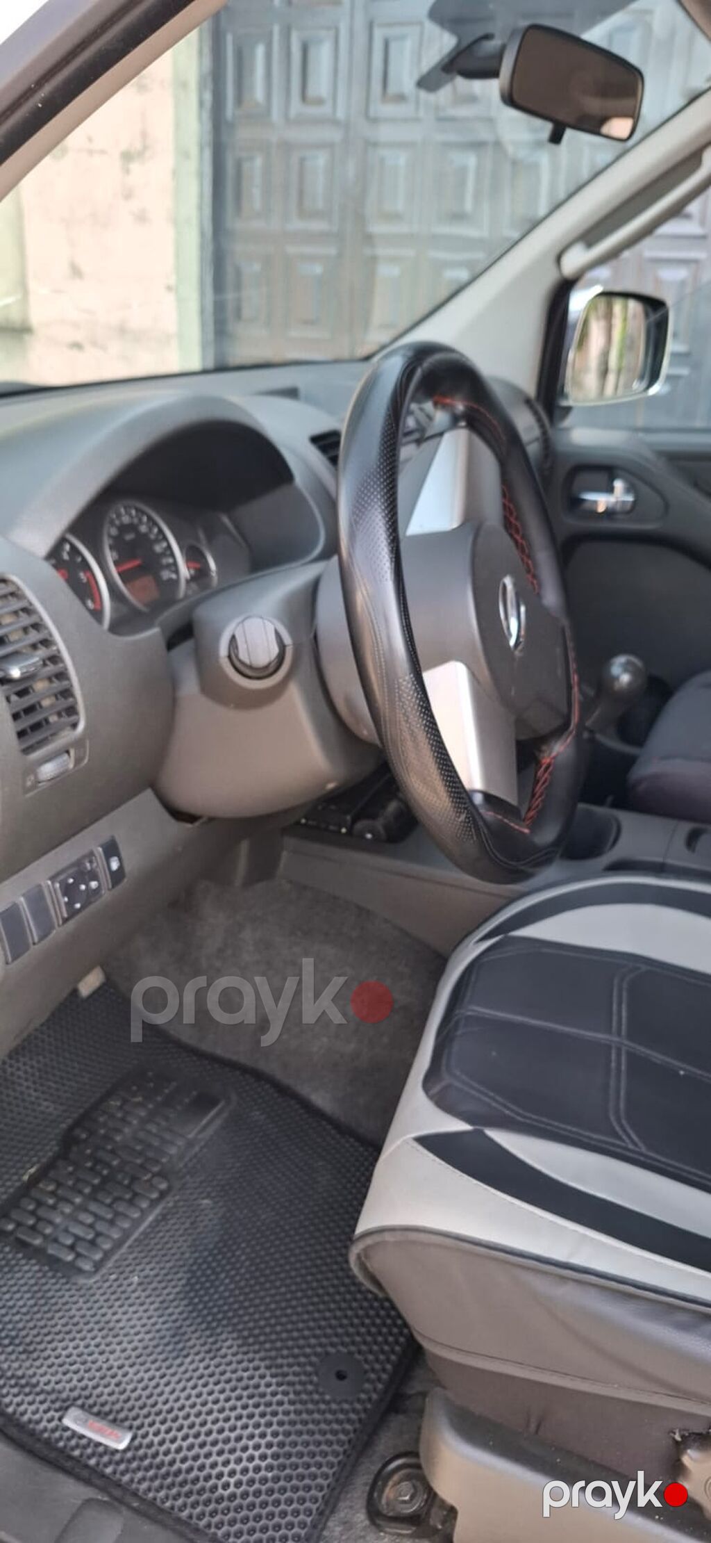 Nissan Navara LE pikap - Kuzov: ağ rəng, öndə xrom radiator — Avtomobillər, Digah (10)
