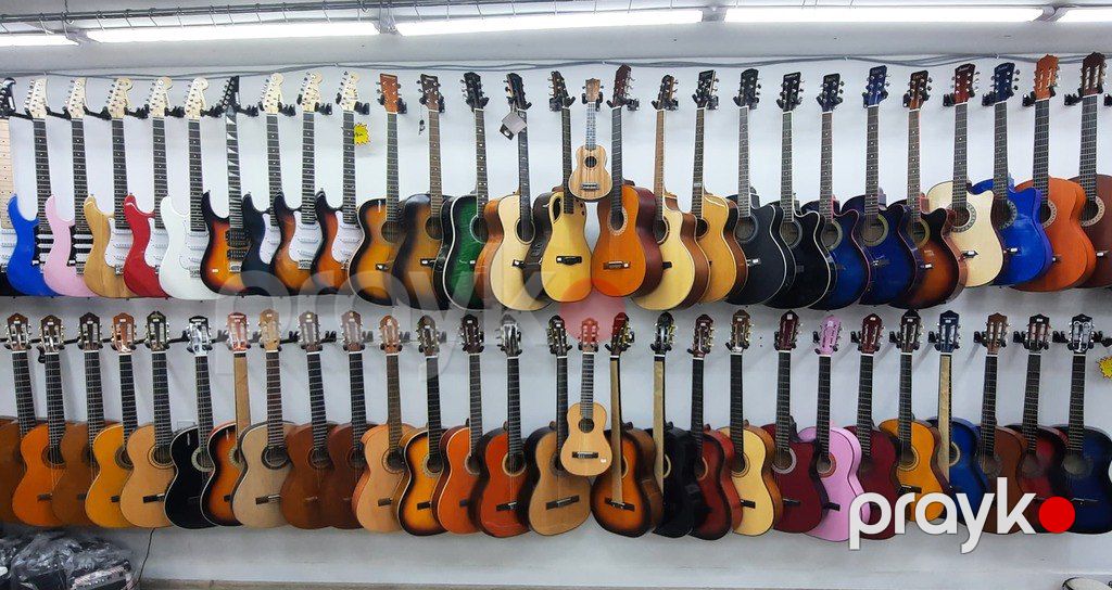 Gitaralar — Musiqiə alətləri, Bakı (4)
