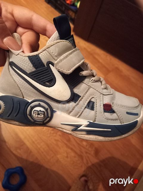 Rəng - Boz Krossovkalar, Nike, Ölçü: 32, Uniseks — Xırdalan