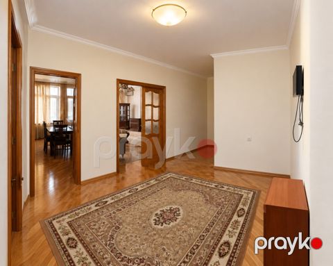 İcarəyə verilir 5 otaqlı yeni tikili 220 m² — Bakı