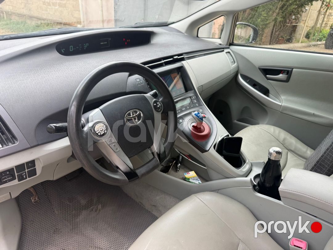 Toyota Prius 30 icarəsi — Avtomobil icarəsi, Bakı (5)